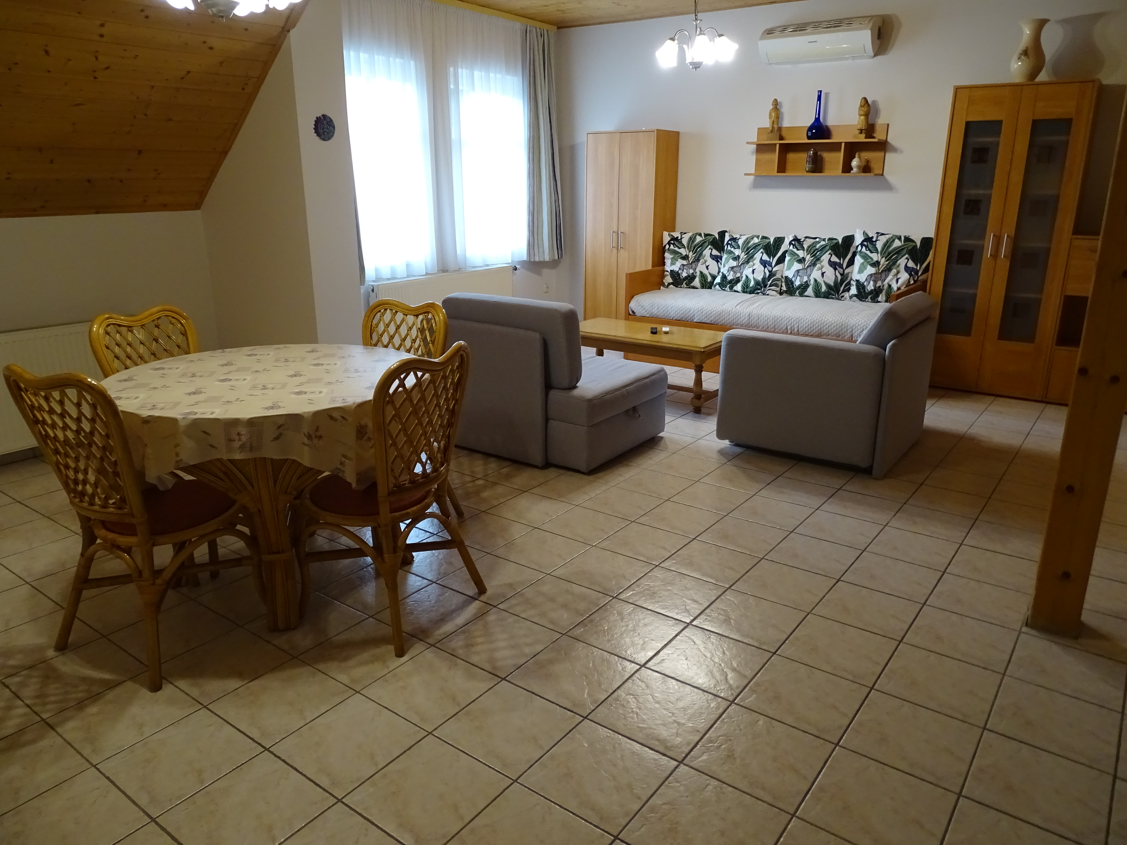 Panoráma 1. apartman nappali, ebédlő