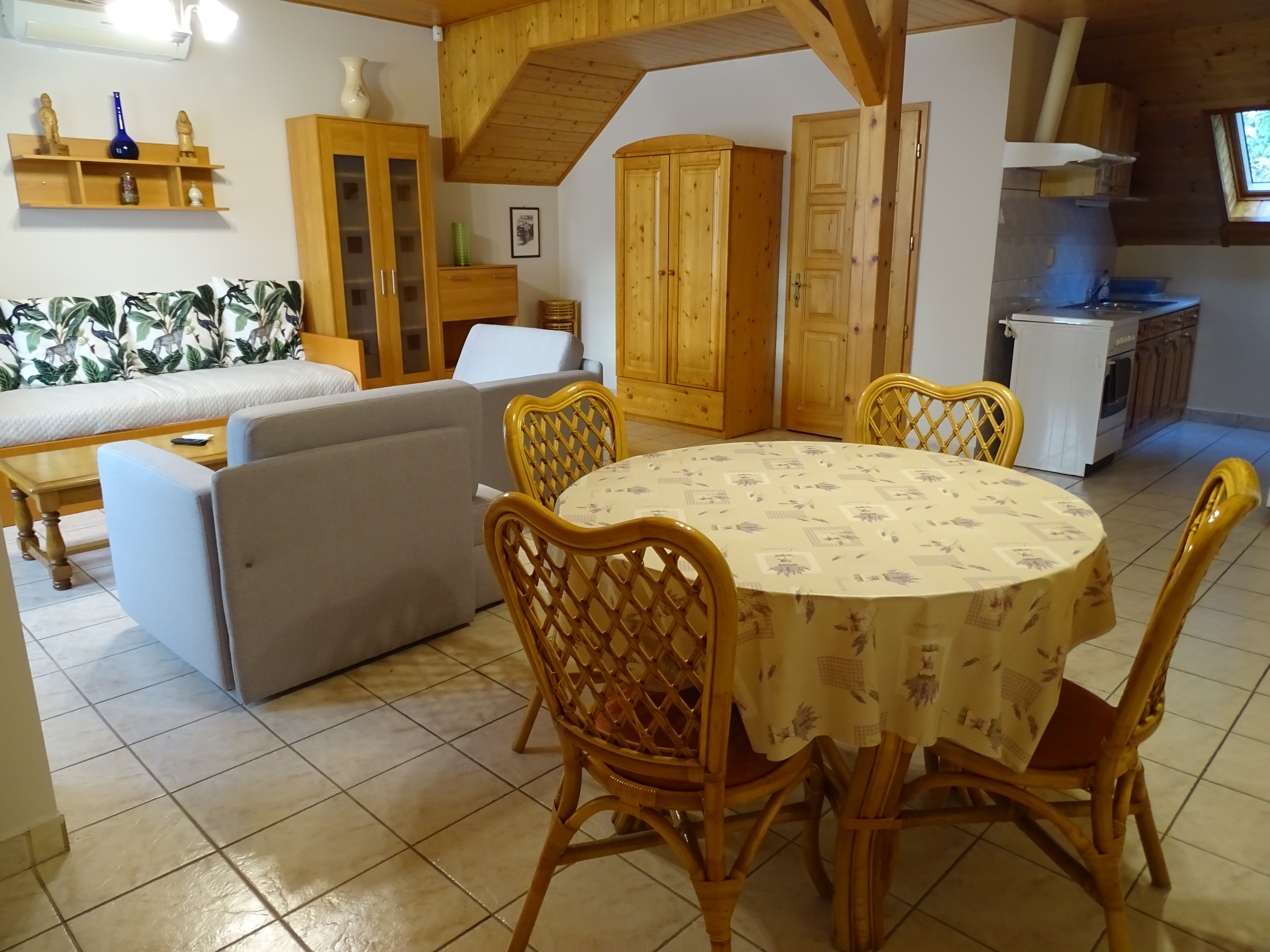 Panoráma 1. apartman nappali, ebédlő