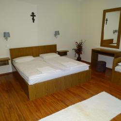 Antik apartman hálószoba 2.